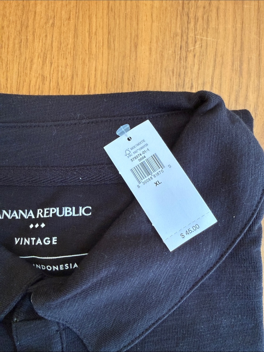 Banana Republic Vintage Men's Black Polo - Picture 2 of 3